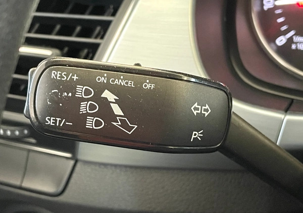 Skoda Fabia cena 39900 przebieg: 175680, rok produkcji 2016 z Suwałki małe 277